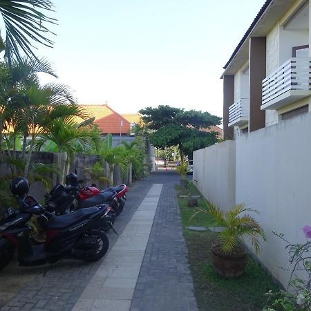 Soraya Apartment Seminyak エクステリア 写真